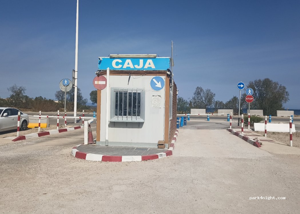 (03700) Dénia - 110 Passeig del Saladar — foto