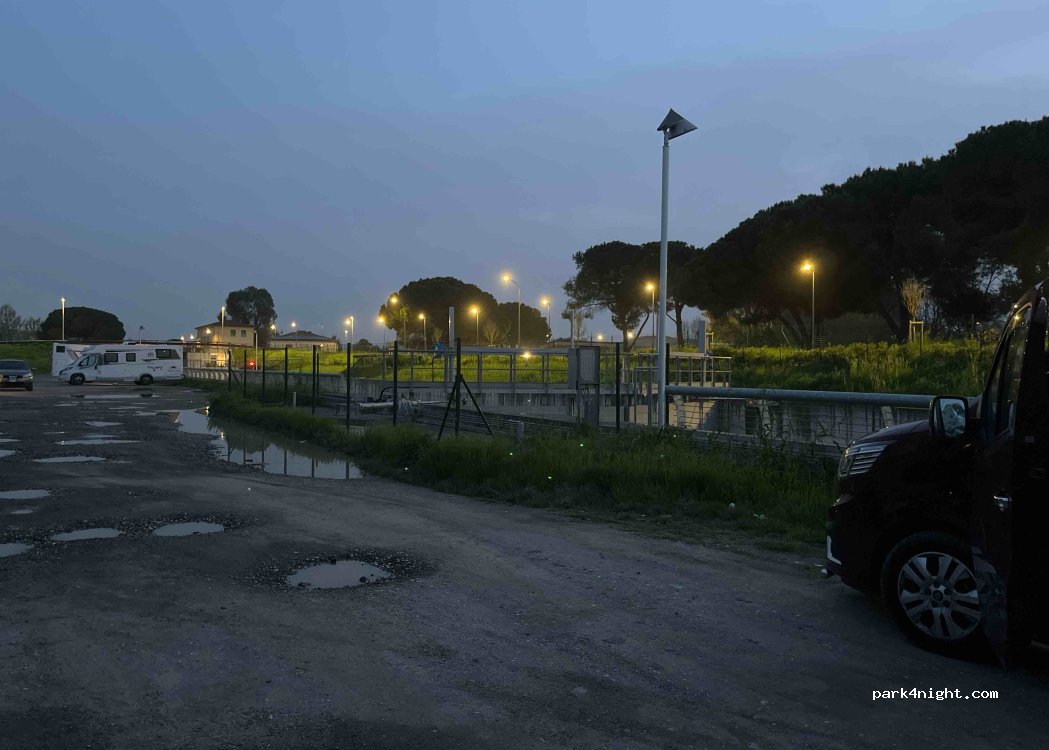 (56122) Pisa - 81 Via Livornese — foto