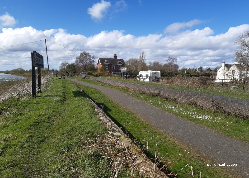 Southrey gravel car park — foto 2