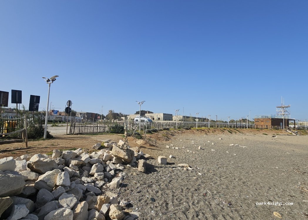 (72100) Brindisi - 2 Via Gino Fara Forni — foto