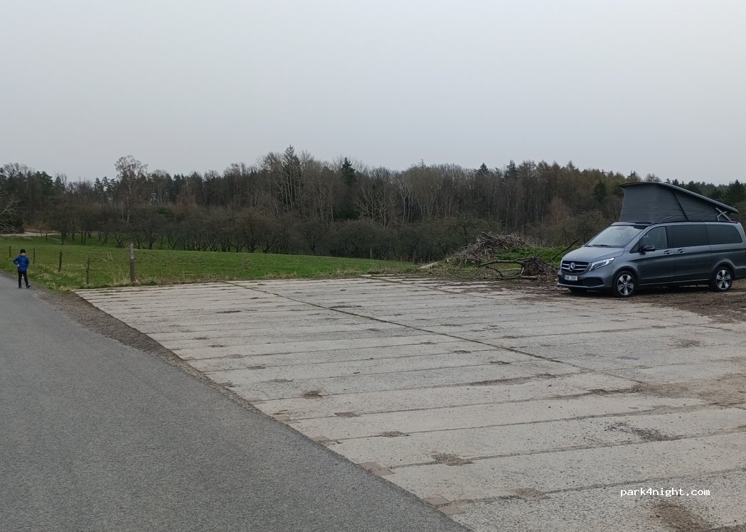 (295 01) Boseň - Unnamed road — foto