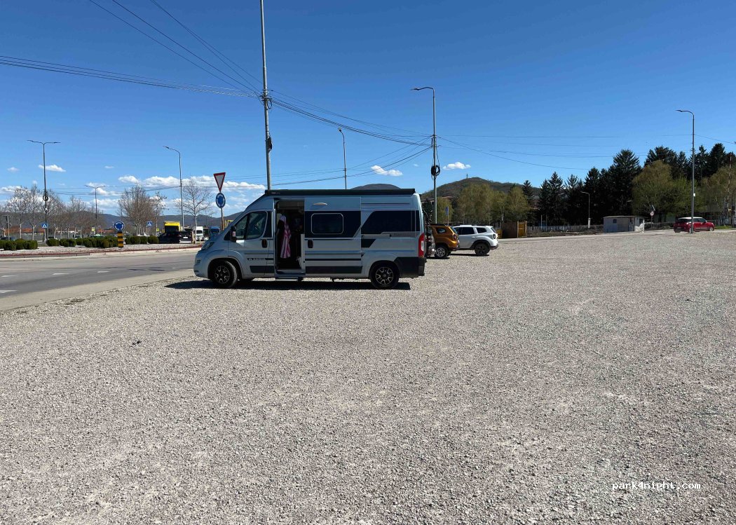 (18000) Niš - 78 Bulevar Svetog cara Konstantina Road — foto 2