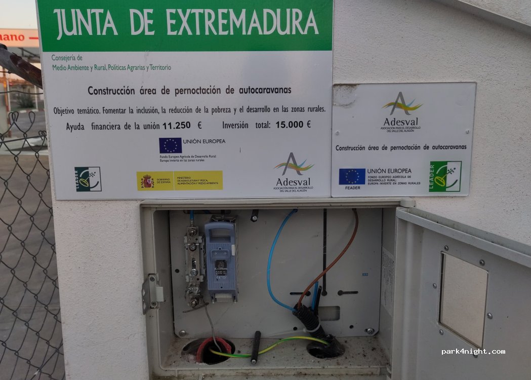(10880) Zarza la Mayor - 2 Calle la Encina — foto 3