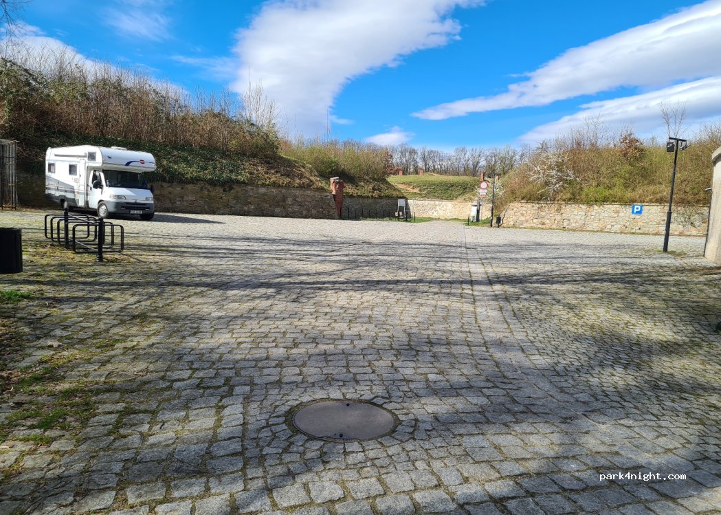 (48-300) Nysa - 24 Obrońców Tobruku — foto