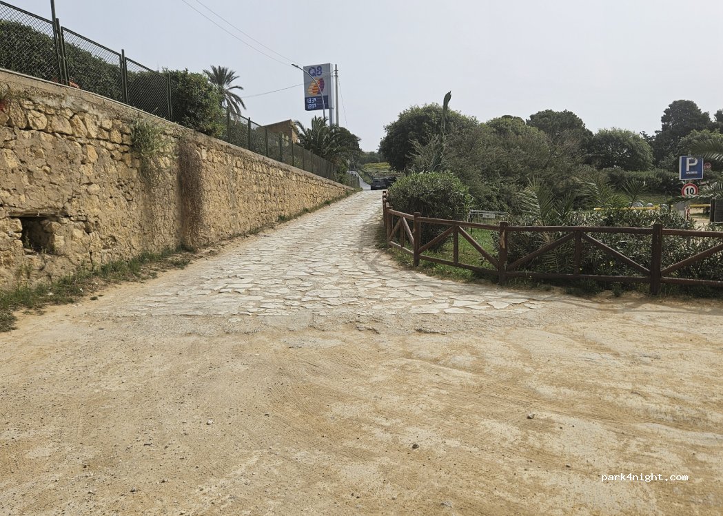 (92100) Agrigento - 92 Via Francesco Petrarca — foto