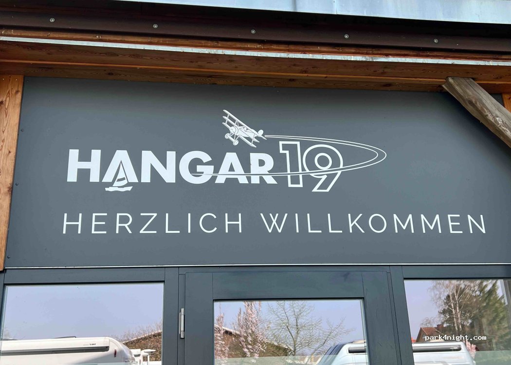 Hangar 19 — foto