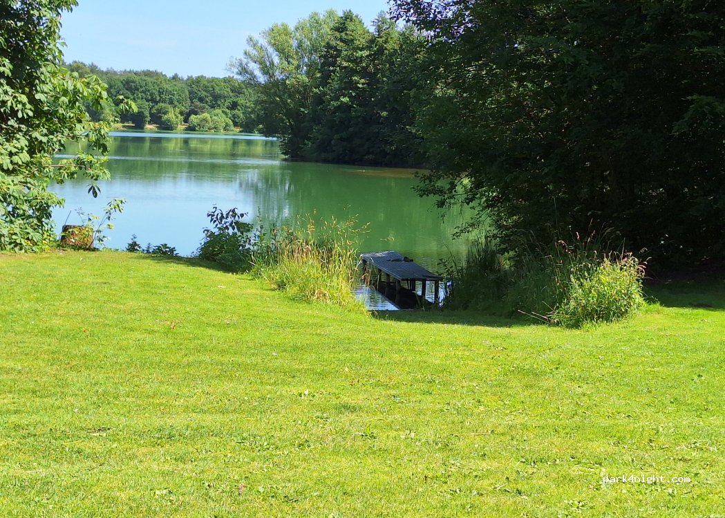 Stellplatz & Wellness am See-Hof — foto