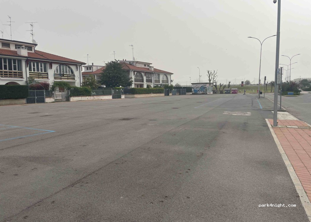 (44022) Lido di Pomposa - 2A Via Passo di Costalunga — foto