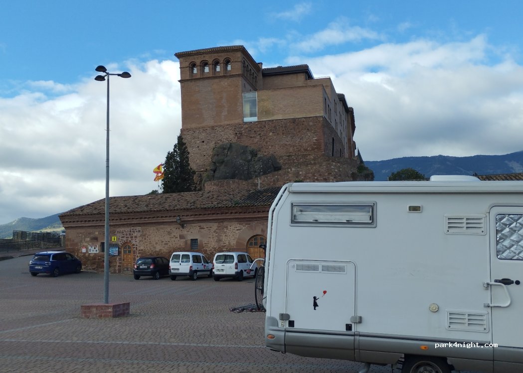 (50250) Illueca - 1-15 Plaza Peñíscola — foto