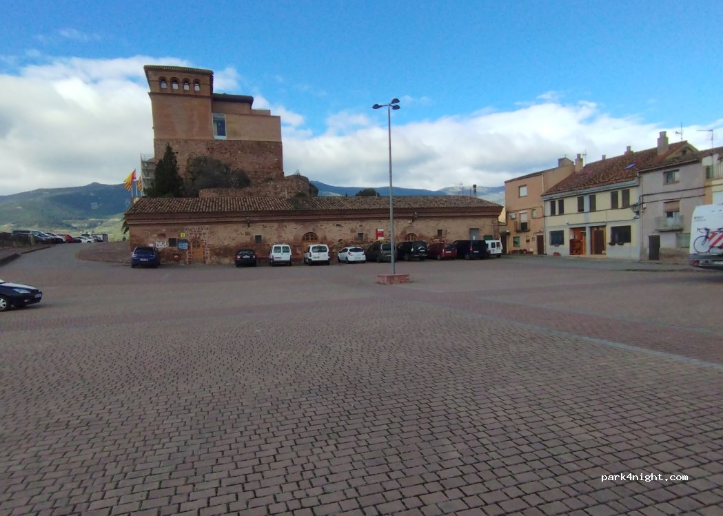 (50250) Illueca - 1-15 Plaza Peñíscola — foto 2