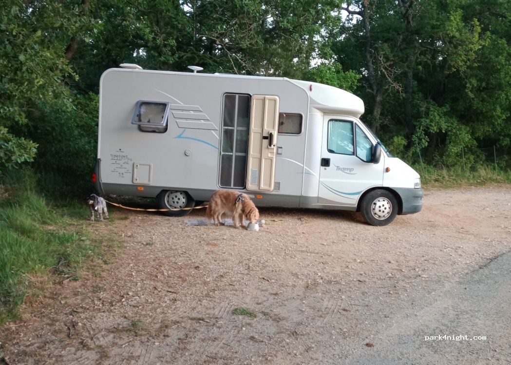 (84400) Rustrel - 1019 Chemin de la Poste — foto