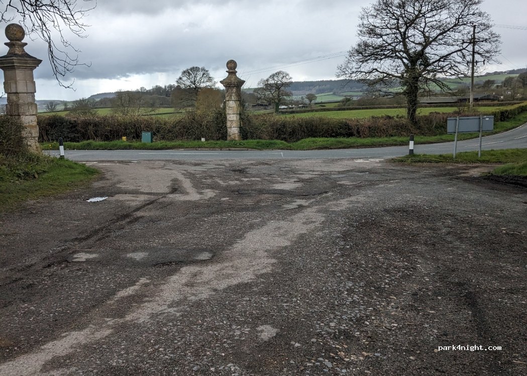 (EX13 7PY) Axminster - Shute Rd — foto