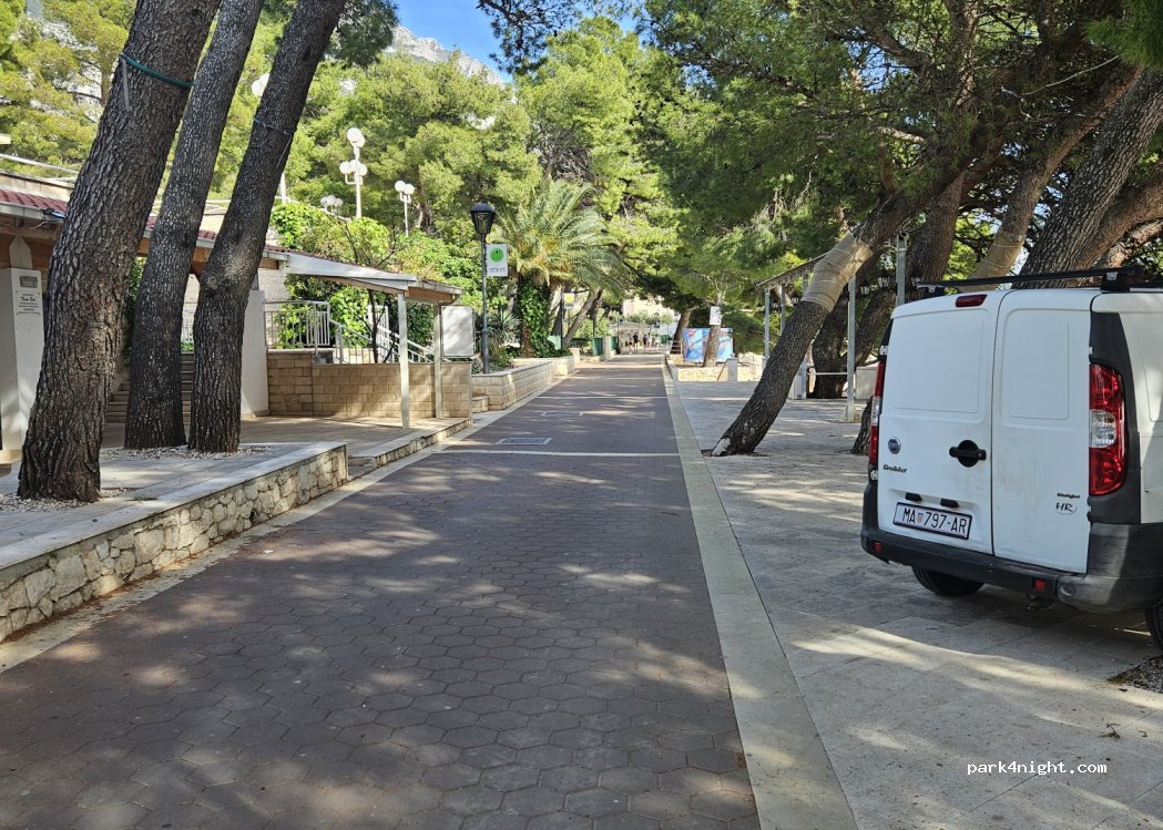(21300) Makarska - 10 Put Cvitačke — foto