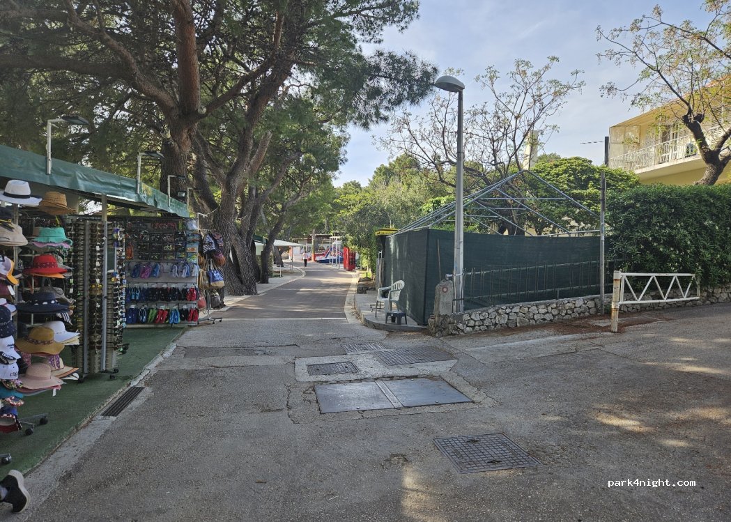 (21300) Makarska - 10 Put Cvitačke — foto 2