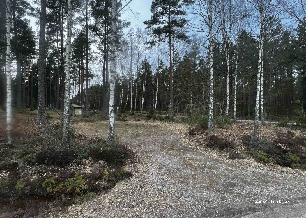 (647 52) Mariefred - Unnamed Road — foto
