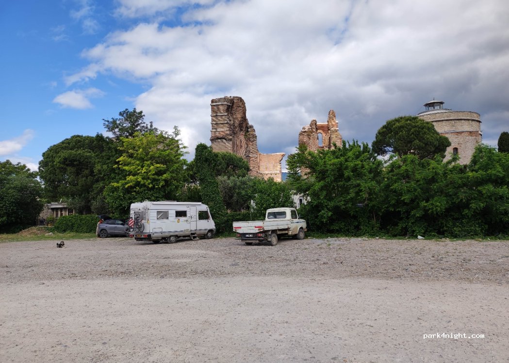 (35700) Bergama - 5 Üçkemer Caddesi — foto 4