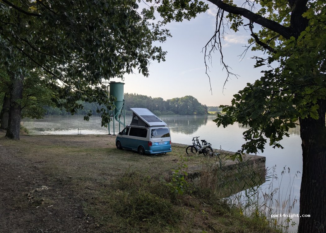 (379 01) Domanín - — foto 2