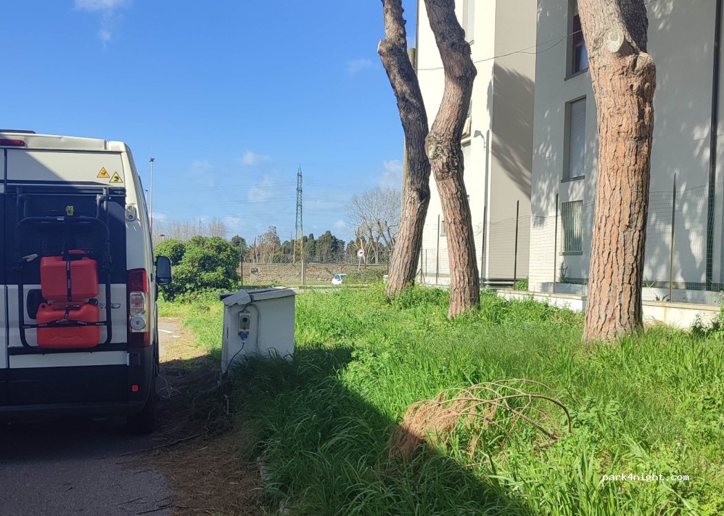 (57121) Livorno - 31 Via Achille Grandi — foto 3