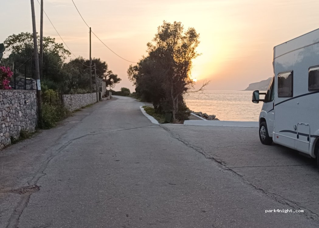 (230 62) Neo Itilo - Unnamed Road — foto