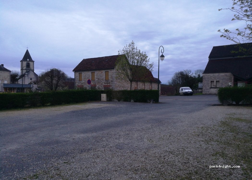 (19500) Branceilles - 1941 Route de la Vigne — foto