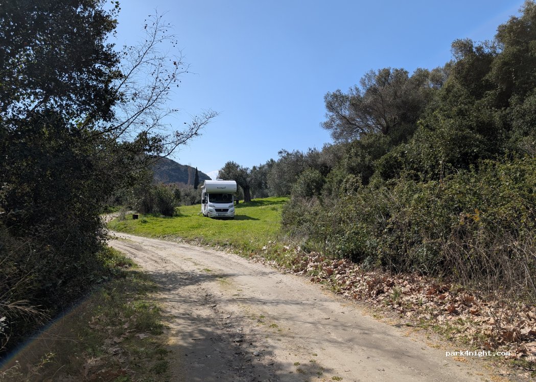 (630 81) Neos Marmaras - — foto 2