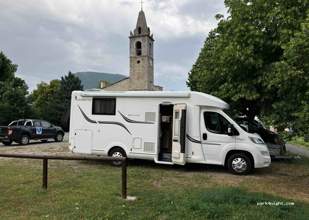(04200) Valernes - 137 Place Sainte Marie Madeleine — foto 5