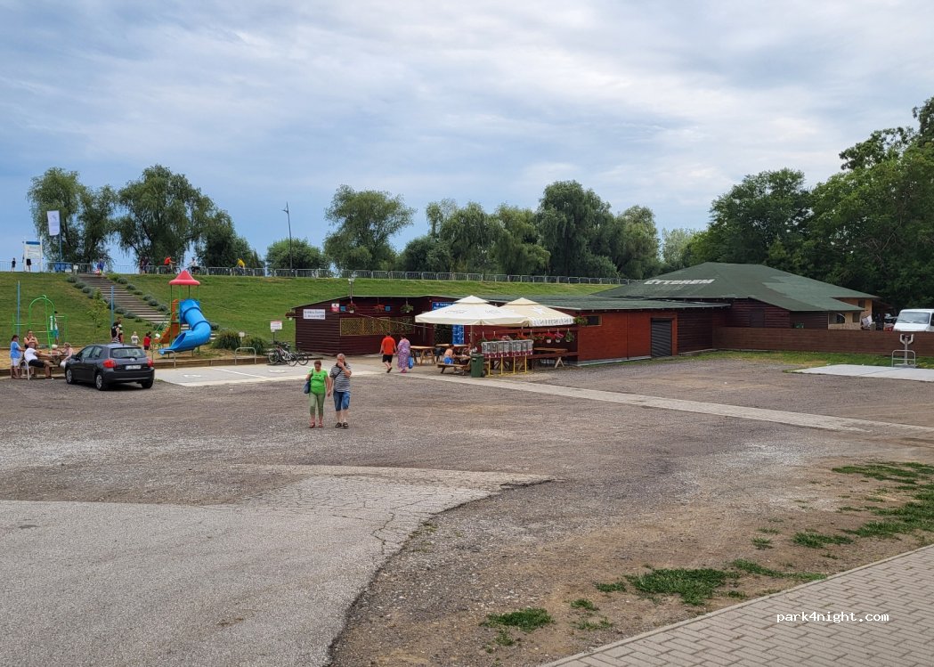 (3388) Poroszló - 1 Kossuth Lajos út — foto