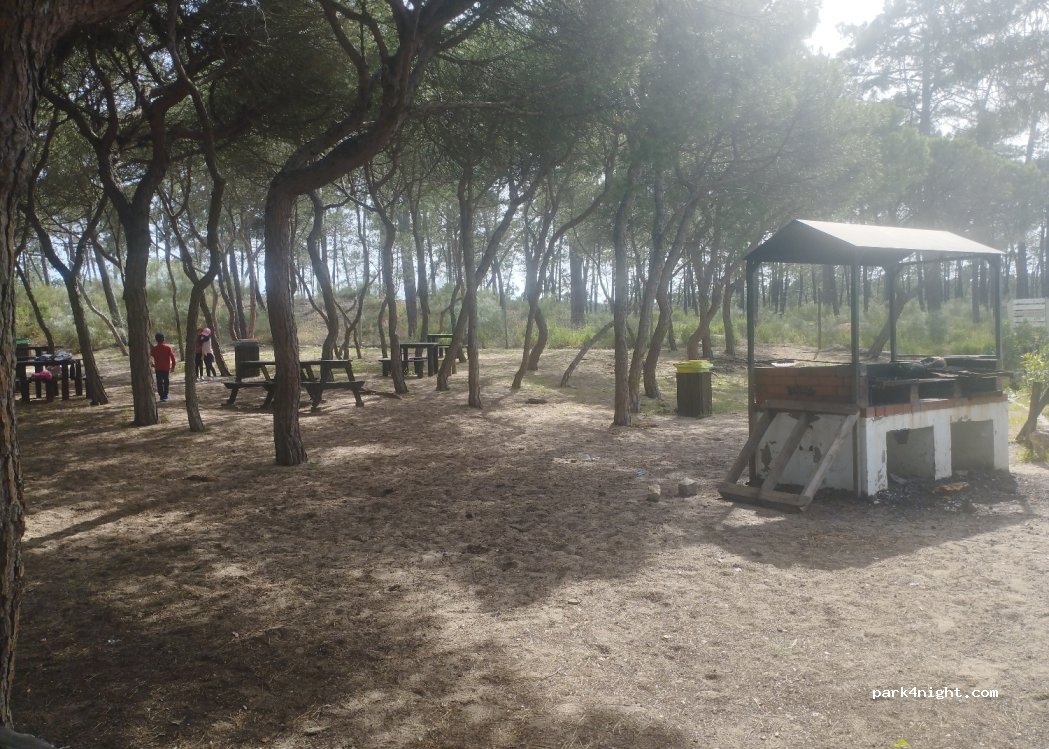 (8900-211) Vila Real de Santo António - R. das Comunidades Portuguesas — foto 2