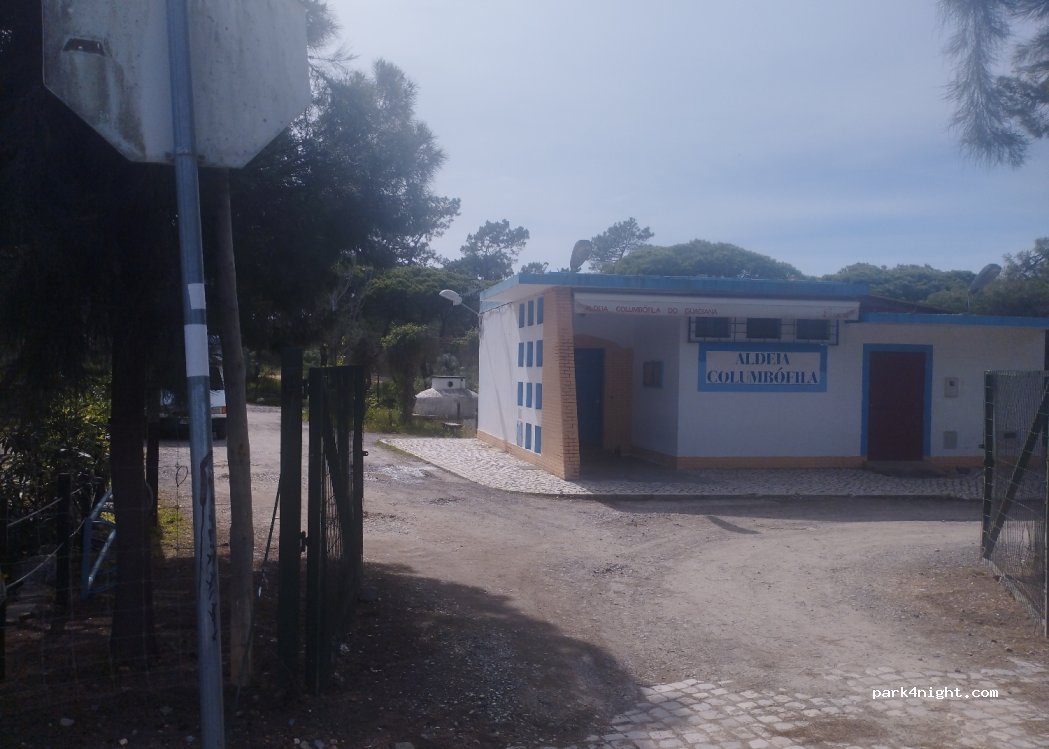 (8900-211) Vila Real de Santo António - R. das Comunidades Portuguesas — foto 3