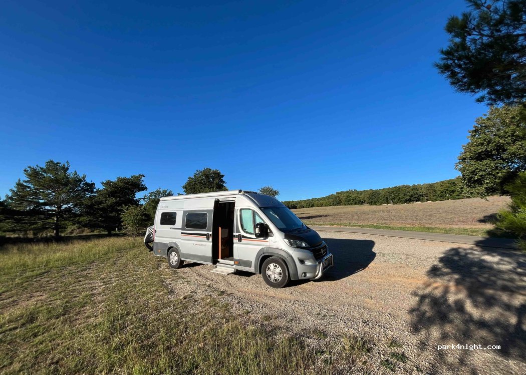 (04500) Saint-Laurent-du-Verdon - Unnamed Road — foto 3