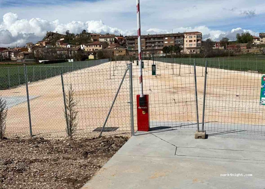 Área de Estacionamiento de Autocaravanas Burgo de Osma — foto 3