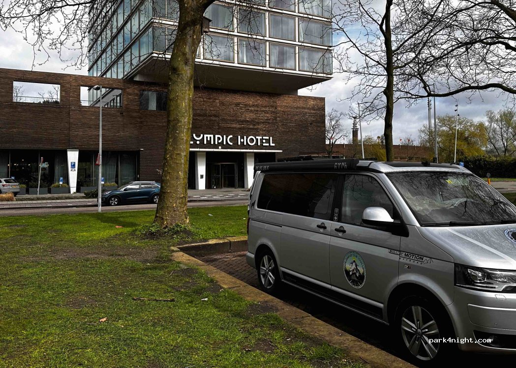 (1076 EP) Amsterdam - Burgerweeshuispad — foto