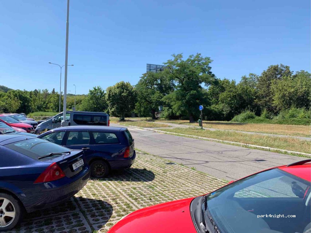 (147 00) Prague - Na Mlejnku — foto 3