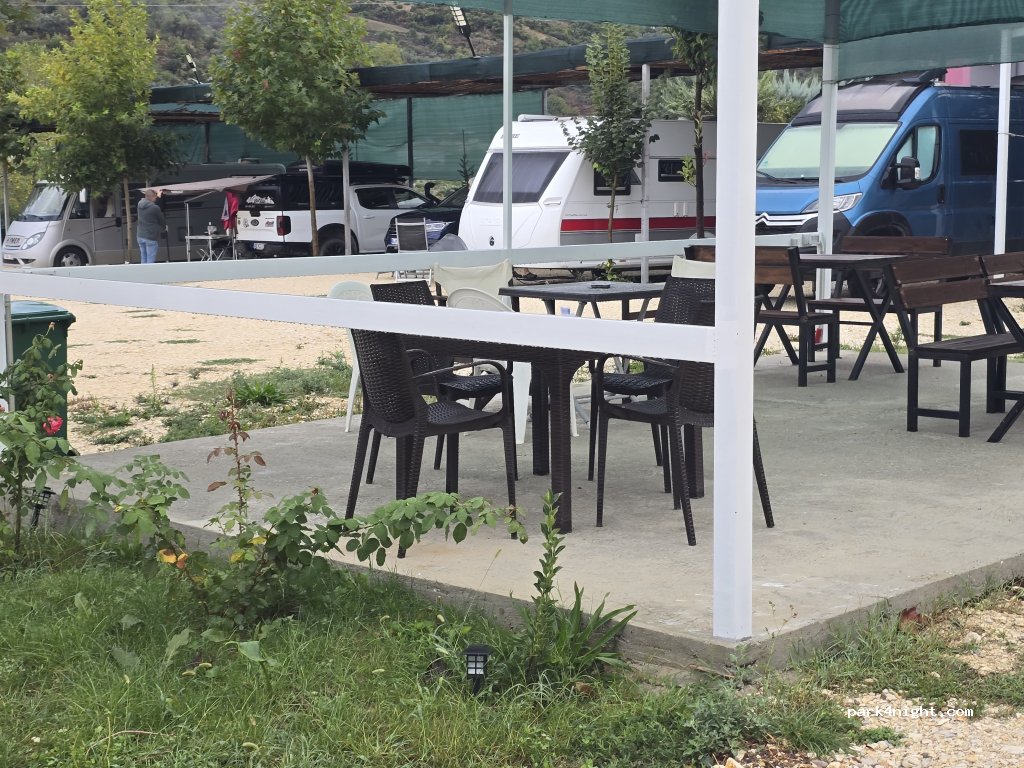 Old Town Camping Berat — foto 5