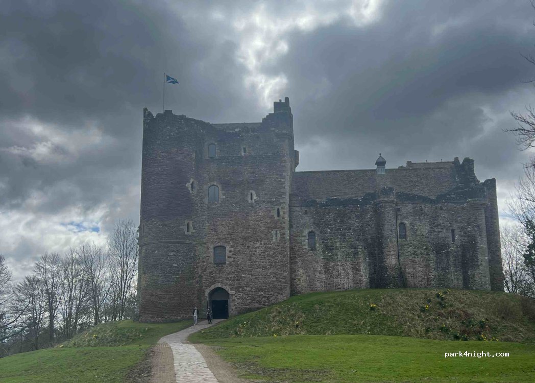 (FK16 6BU) Doune - 20 Castle Hill — foto