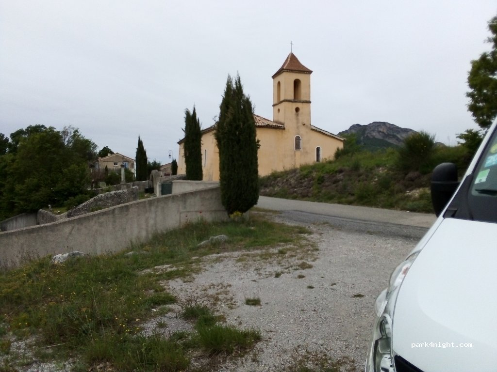 (04200) Entrepierres - Le Village de Vilhosc — foto