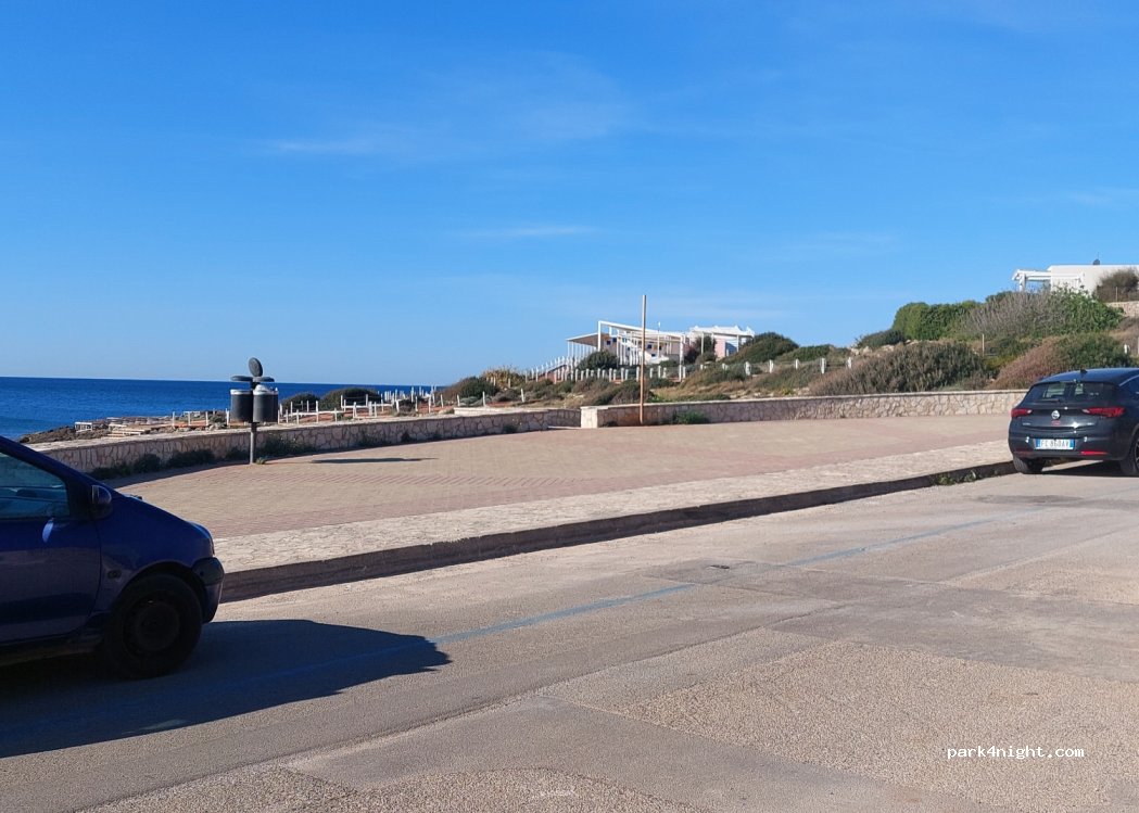 (73053) Patù - 27 Viale Italia — foto