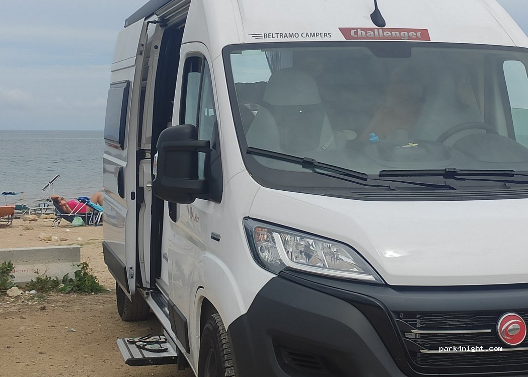 (70042) Mola di Bari - 6 Viale Unità D'Italia — foto 2