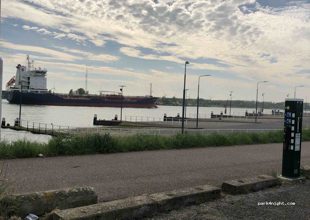 (3143 CD) Maassluis - 15 Burgemeester van der Lelykade — foto 3
