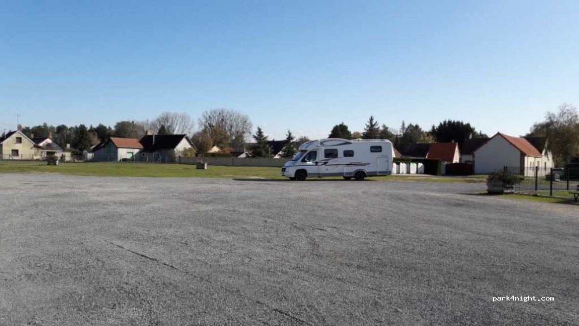 (18330) Neuvy-sur-Barangeon - 4 Rue du Champ de Foire — foto