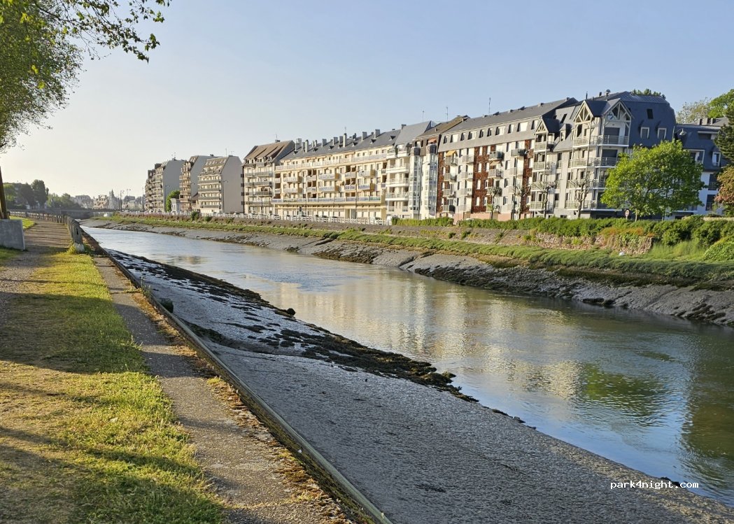 (14800) Deauville - 11 Boulevard Eugène Boudin — foto 3
