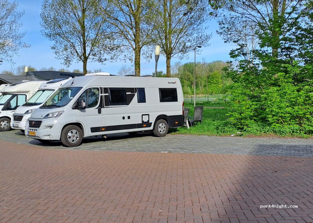 (8261 DD) Kampen - 2 Burgemeester Berghuisplein — foto 4