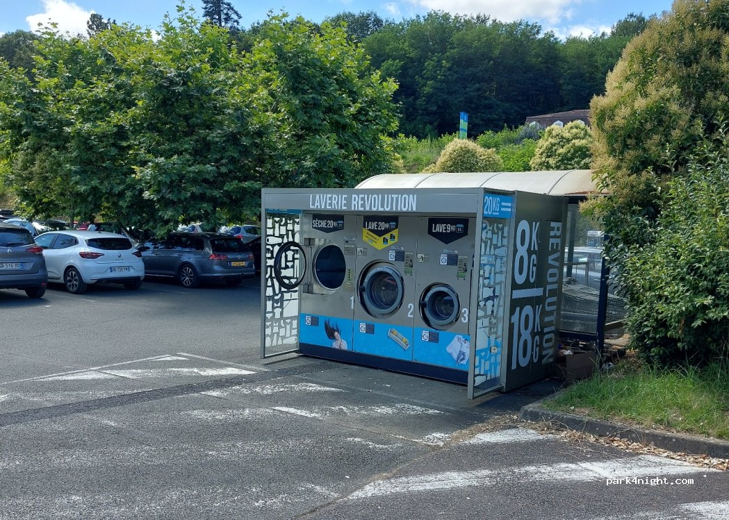(24200) Sarlat-la-Canéda - 17 Avenue de la Dordogne — foto