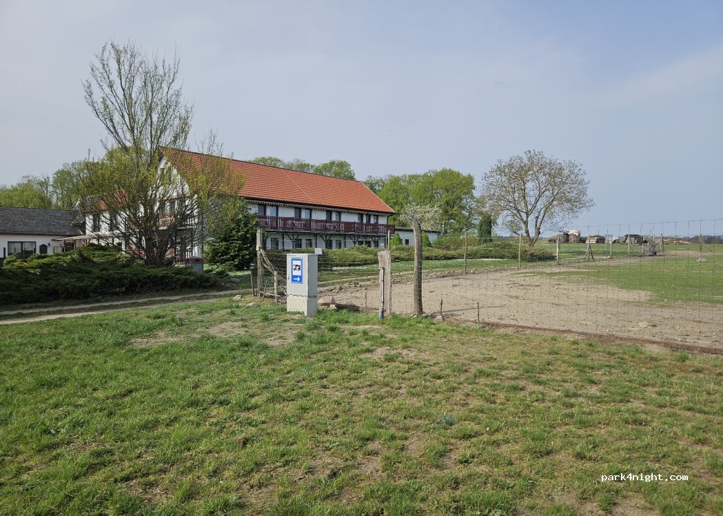 Wohnmobilparkplatz Wildtränke — foto