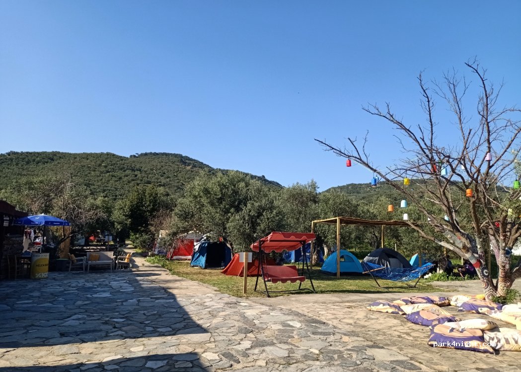 Helen Camping Beach & Restoran — foto