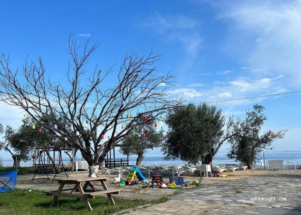 Helen Camping Beach & Restoran — foto 4