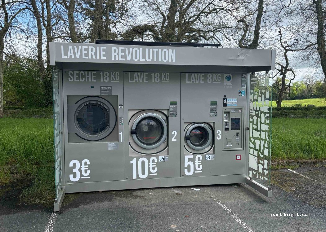 (03350) Cérilly - 2 Avenue Jean Jaurès — foto