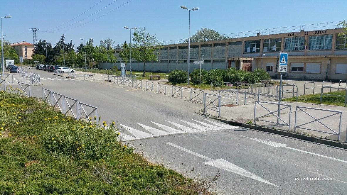 (13300) Salon-de-Provence - Chemin de Lurian — foto