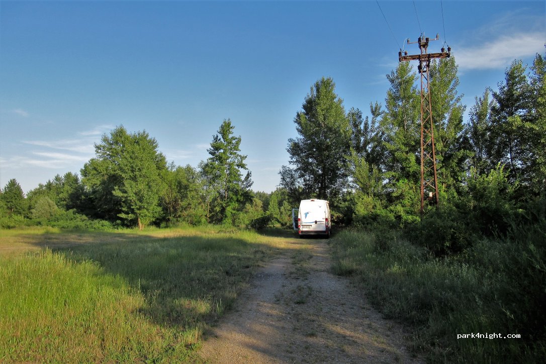 () Vračev Gaj - Unnamed Road — foto