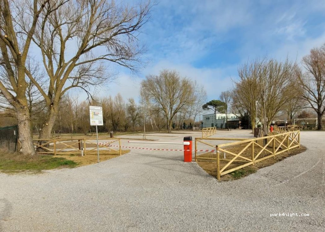 Area Camper Montepulciano — foto